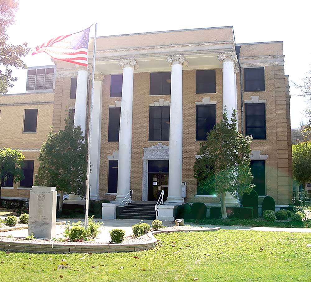 Exterior photo of courthouse